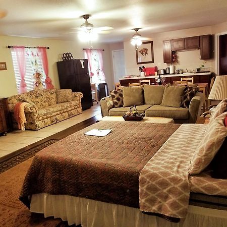 Charming Downstairs Unit Apartment Oakhurst Exterior photo