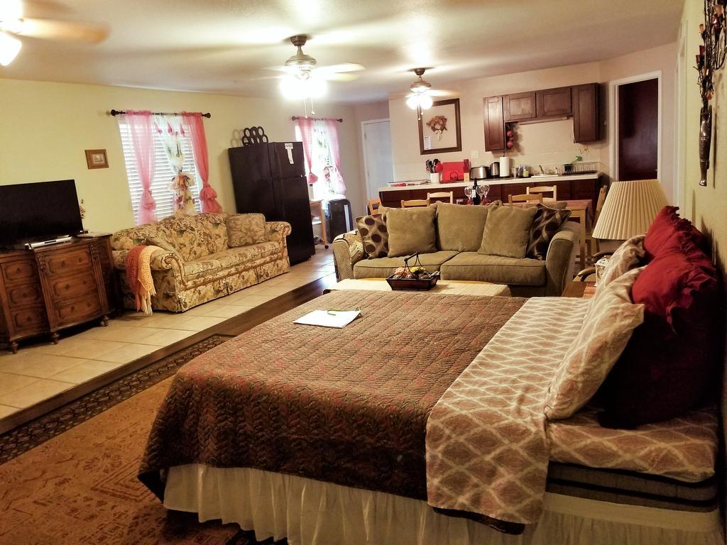 Charming Downstairs Unit Apartment Oakhurst Exterior photo